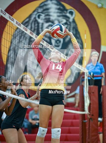 Thumbnail 1 in Harvard-Westlake @ Woodrow Wilson photogallery.