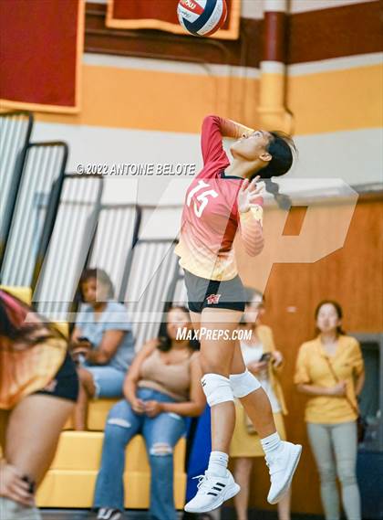 Thumbnail 2 in Harvard-Westlake @ Woodrow Wilson photogallery.