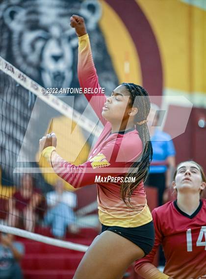 Thumbnail 1 in Harvard-Westlake @ Woodrow Wilson photogallery.