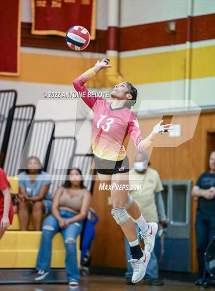 Thumbnail 1 in Harvard-Westlake @ Woodrow Wilson photogallery.