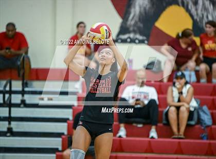 Thumbnail 2 in Harvard-Westlake @ Woodrow Wilson photogallery.