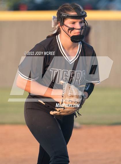 Thumbnail 3 in Hernando vs. DeSoto Central photogallery.