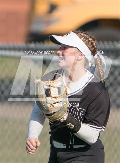 Thumbnail 3 in Hernando vs. DeSoto Central photogallery.