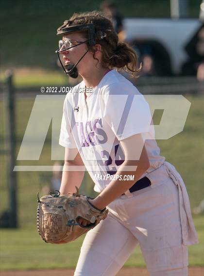 Thumbnail 1 in Hernando vs. DeSoto Central photogallery.