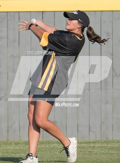 Thumbnail 2 in Hernando vs. DeSoto Central photogallery.