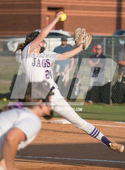Thumbnail 1 in Hernando vs. DeSoto Central photogallery.