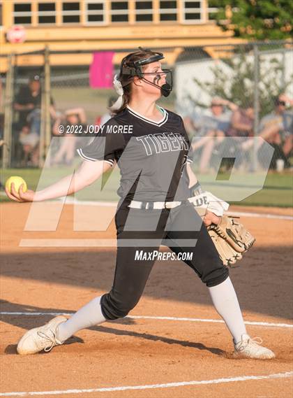 Thumbnail 3 in Hernando vs. DeSoto Central photogallery.