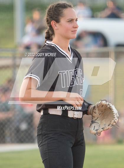 Thumbnail 1 in Hernando vs. DeSoto Central photogallery.