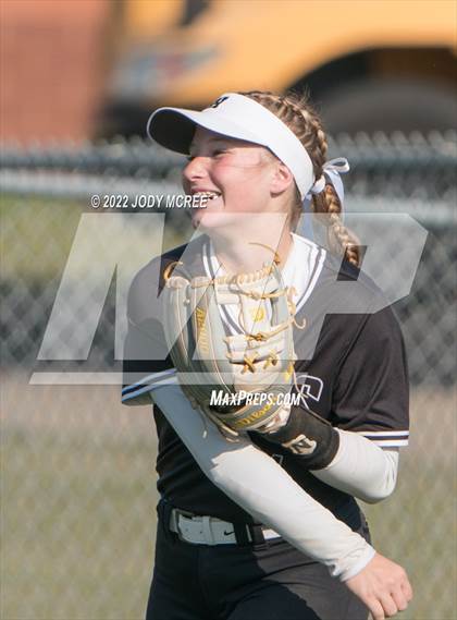 Thumbnail 1 in Hernando vs. DeSoto Central photogallery.