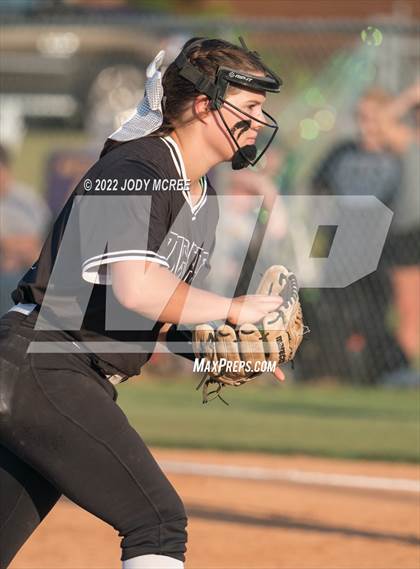 Thumbnail 1 in Hernando vs. DeSoto Central photogallery.