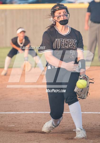 Thumbnail 1 in Hernando vs. DeSoto Central photogallery.