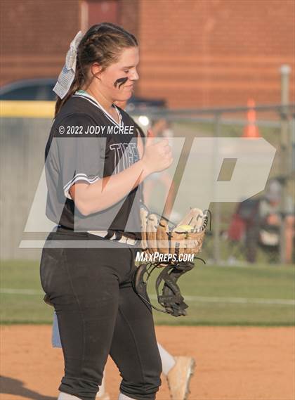 Thumbnail 2 in Hernando vs. DeSoto Central photogallery.