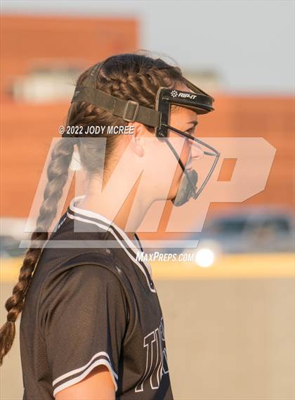 Thumbnail 1 in Hernando vs. DeSoto Central photogallery.