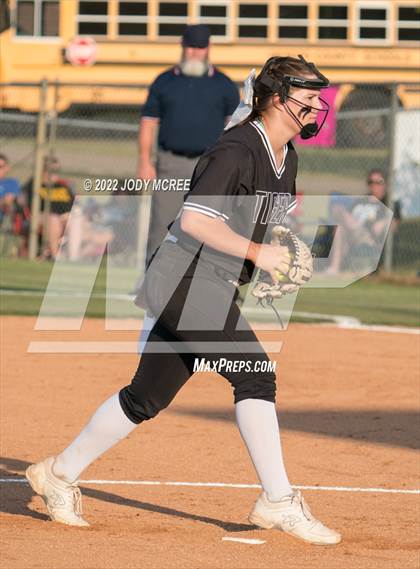 Thumbnail 1 in Hernando vs. DeSoto Central photogallery.