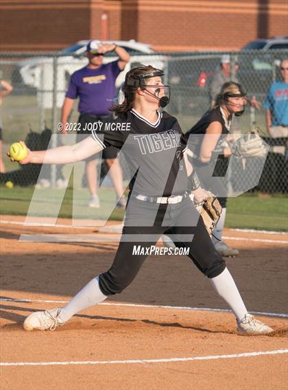 Thumbnail 1 in Hernando vs. DeSoto Central photogallery.