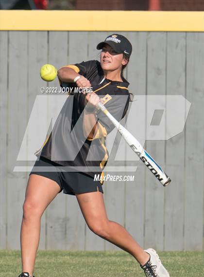 Thumbnail 1 in Hernando vs. DeSoto Central photogallery.