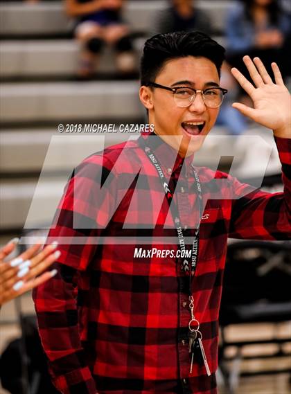 Thumbnail 3 in Montgomery vs. San Dieguito Academy (CIF SDS D2 Final) photogallery.