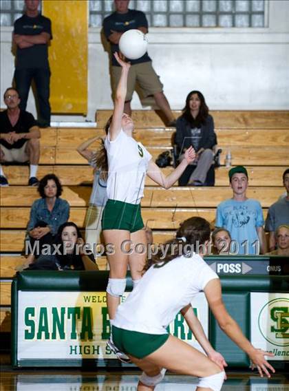 Thumbnail 3 in Royal @ Santa Barbara photogallery.