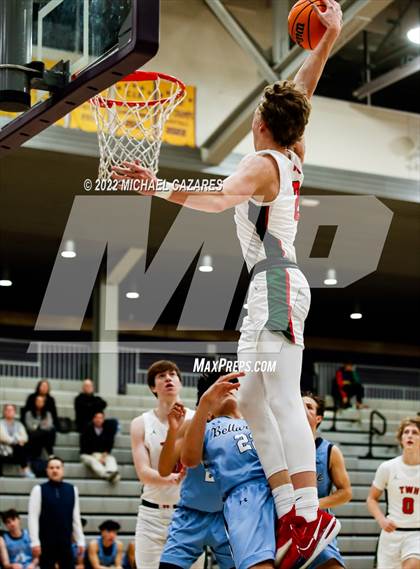 Thumbnail 2 in The Woodlands vs. Bellarmine College Prep (Torrey Pines Holiday Classic, San Diego, CA) photogallery.