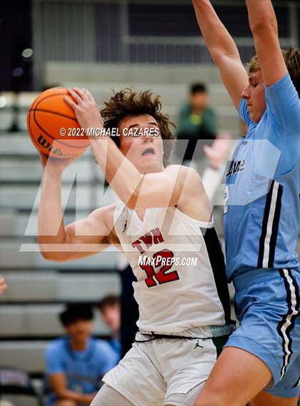 Thumbnail 1 in The Woodlands vs. Bellarmine College Prep (Torrey Pines Holiday Classic, San Diego, CA) photogallery.