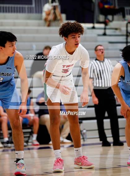 Thumbnail 1 in The Woodlands vs. Bellarmine College Prep (Torrey Pines Holiday Classic, San Diego, CA) photogallery.