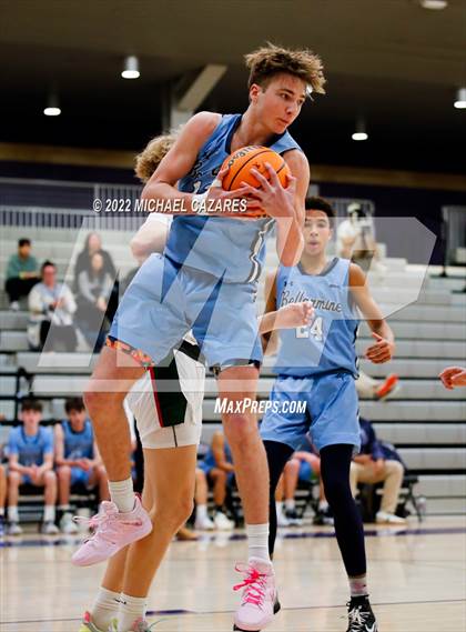 Thumbnail 3 in The Woodlands vs. Bellarmine College Prep (Torrey Pines Holiday Classic, San Diego, CA) photogallery.