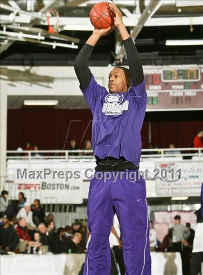 Thumbnail 2 in Garfield vs Morgan Park (Spalding Hoophall Classic) photogallery.