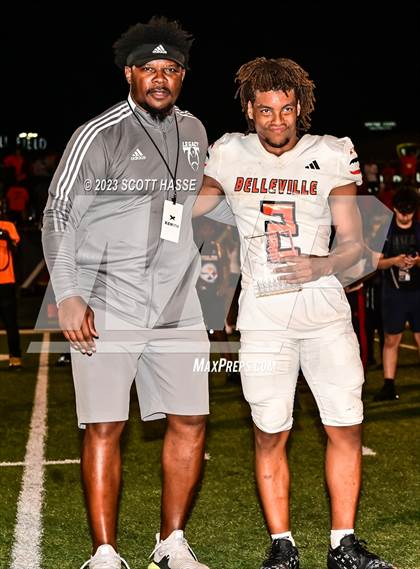 Thumbnail 3 in Belleville vs. River Rouge photogallery.