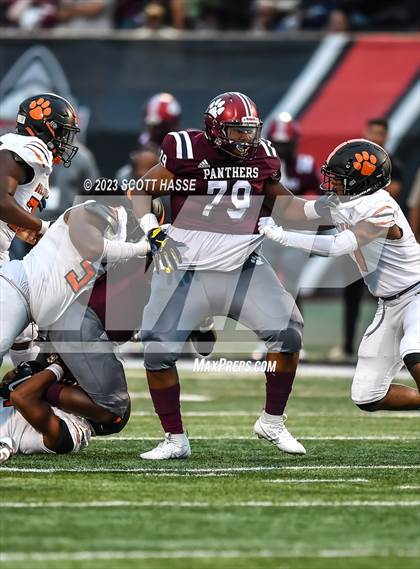 Thumbnail 1 in Belleville vs. River Rouge photogallery.
