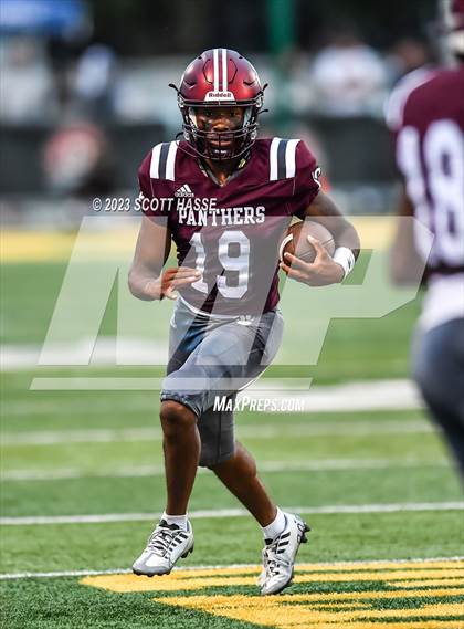 Thumbnail 3 in Belleville vs. River Rouge photogallery.