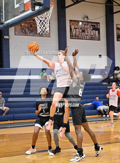 Thumbnail 3 in Lakewood vs Bradenton Christian (The Hoop Vibe) photogallery.