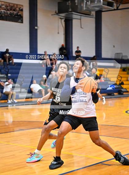 Thumbnail 1 in Lakewood vs Bradenton Christian (The Hoop Vibe) photogallery.