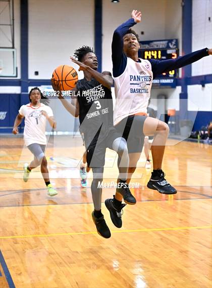Thumbnail 3 in Lakewood vs Bradenton Christian (The Hoop Vibe) photogallery.