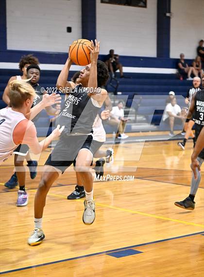 Thumbnail 1 in Lakewood vs Bradenton Christian (The Hoop Vibe) photogallery.