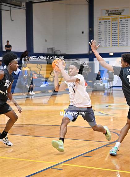 Thumbnail 3 in Lakewood vs Bradenton Christian (The Hoop Vibe) photogallery.