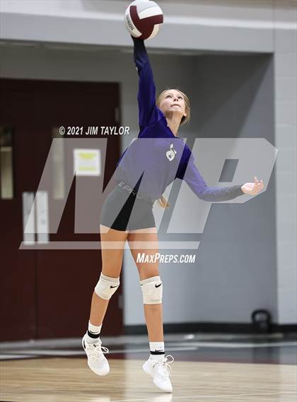 Thumbnail 3 in Jacksboro vs Alvord (Poolville Tournament) photogallery.