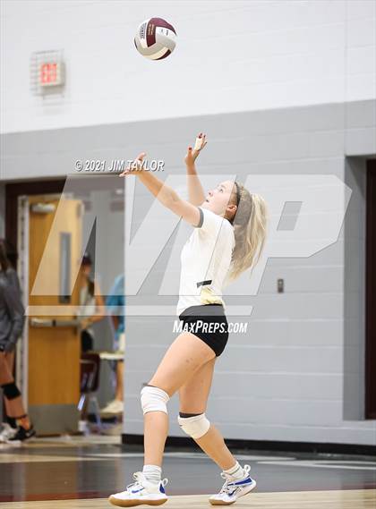 Thumbnail 2 in Jacksboro vs Alvord (Poolville Tournament) photogallery.