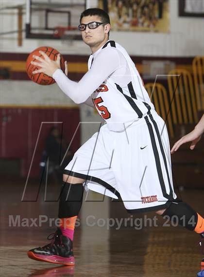 Thumbnail 3 in Edgemont vs. Tuckahoe (Coaches vs Cancer Classic) photogallery.