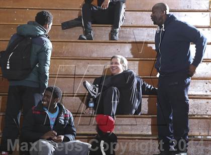 Thumbnail 2 in Edgemont vs. Tuckahoe (Coaches vs Cancer Classic) photogallery.