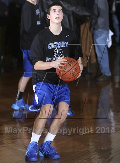 Thumbnail 3 in Edgemont vs. Tuckahoe (Coaches vs Cancer Classic) photogallery.