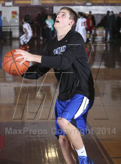 Thumbnail 1 in Edgemont vs. Tuckahoe (Coaches vs Cancer Classic) photogallery.