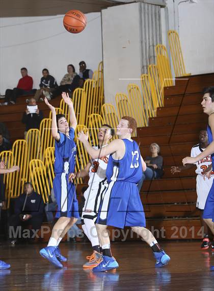 Thumbnail 1 in Edgemont vs. Tuckahoe (Coaches vs Cancer Classic) photogallery.