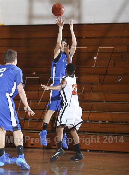 Thumbnail 1 in Edgemont vs. Tuckahoe (Coaches vs Cancer Classic) photogallery.