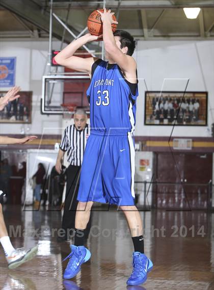 Thumbnail 3 in Edgemont vs. Tuckahoe (Coaches vs Cancer Classic) photogallery.