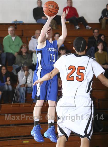 Thumbnail 2 in Edgemont vs. Tuckahoe (Coaches vs Cancer Classic) photogallery.