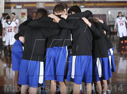 Thumbnail 3 in Edgemont vs. Tuckahoe (Coaches vs Cancer Classic) photogallery.