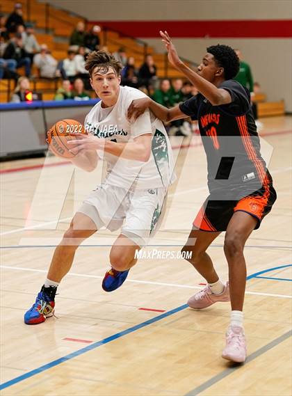 Thumbnail 1 in Ponderosa vs. Cosumnes Oaks (Stan Harms Classic Tournament) photogallery.