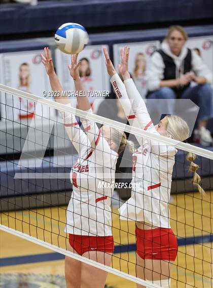 Thumbnail 2 in Owyhee vs Eagle (IHSAA 5A Semi Final) photogallery.