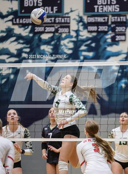 Thumbnail 1 in Owyhee vs Eagle (IHSAA 5A Semi Final) photogallery.