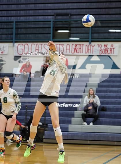 Thumbnail 3 in Owyhee vs Eagle (IHSAA 5A Semi Final) photogallery.